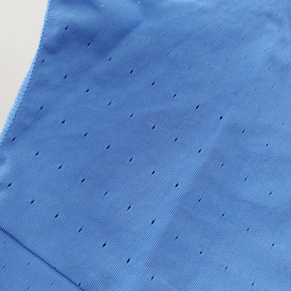 Nike Aeroswift size medium crop workout top purple ish colors like new - Picture 5 of 7